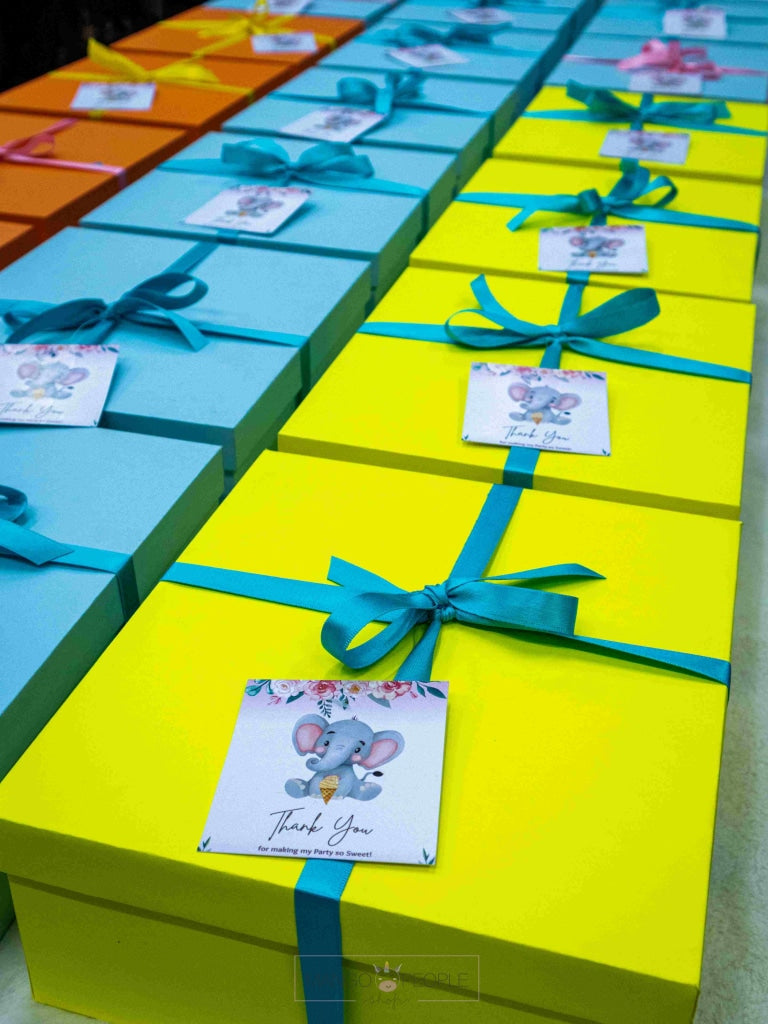 Sturdy And Colored Square Hamper Gift Box Gift Hampers Personalised Gifts
